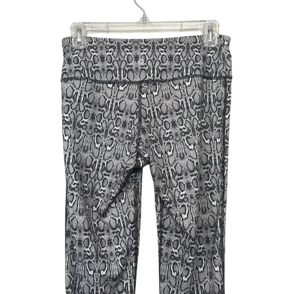 90 Degree by Reflex Capri Leggings Mid-Rise Stretchable Snake Print Gray Small